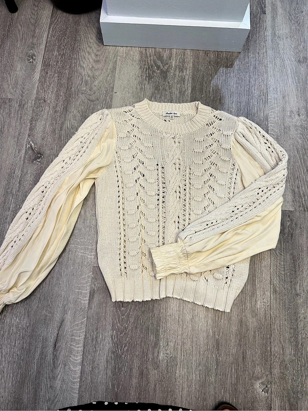 Avenue June Cable Knit Mixed Sleeve Sweater in Cream Size Medium